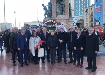 Taksim Anıtını Ziyaret
