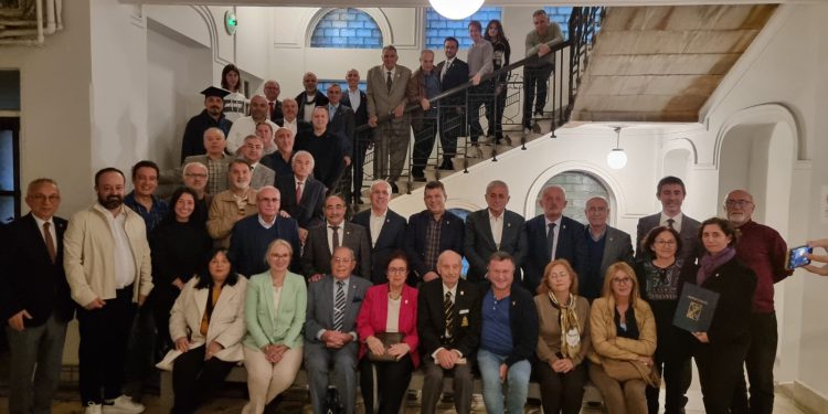 25 yıllık Mezunların Onur Belgesi Takdim Töreni