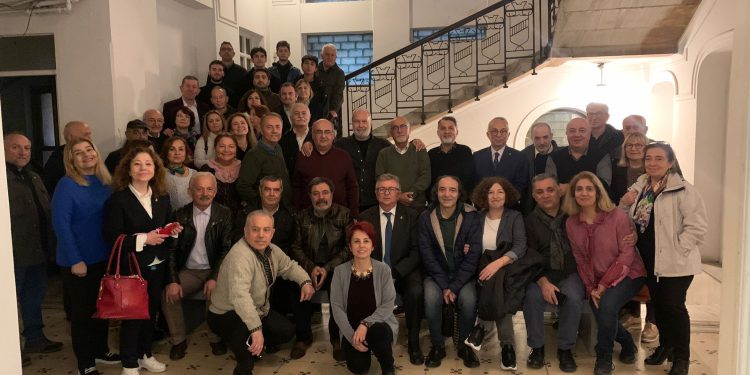 Şair-Yazar  Ahmet Ümit ile söyleşi ve imza günü