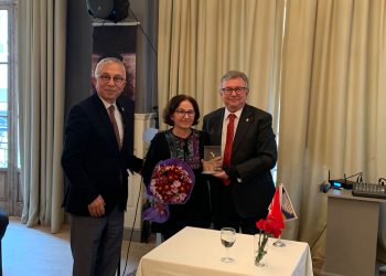 Hatice EROĞLU AKDOĞAN ile Edebiyat Üzerine Söyleşi ve İmza Günü