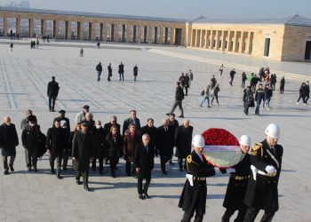 Kutlamalar kapsamında Anıtkabir ve Taksim Anıtını Ziyaret