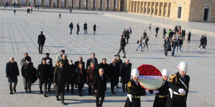 Kutlamalar kapsamında Anıtkabir ve Taksim Anıtını Ziyaret