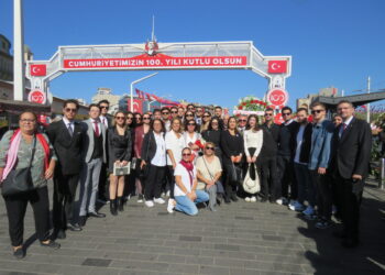 Taksim Atatürk Anıtı Çelenk Sunumu