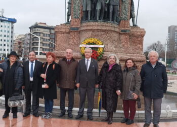 Taksim’de Ata’mızın Huzurunda