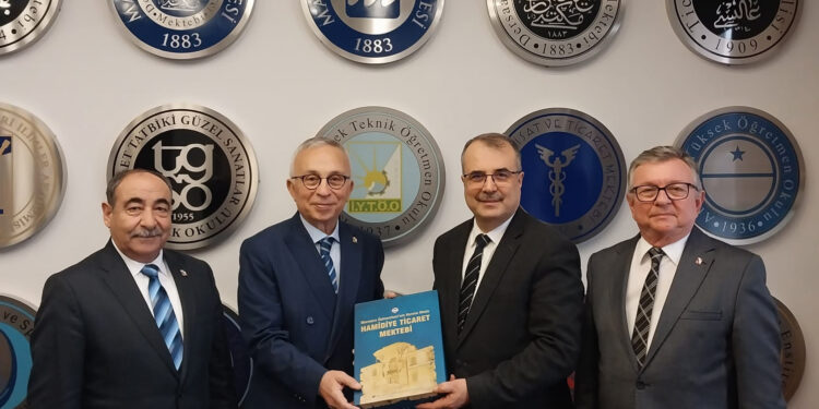 Marmara Üniversitesi Rektörü Mustafa Kurt’u makamında ziyaret