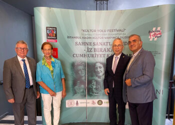 SAHNE SANATLARINDA İZ BIRAKAN CUMHURİYET KADINLARI